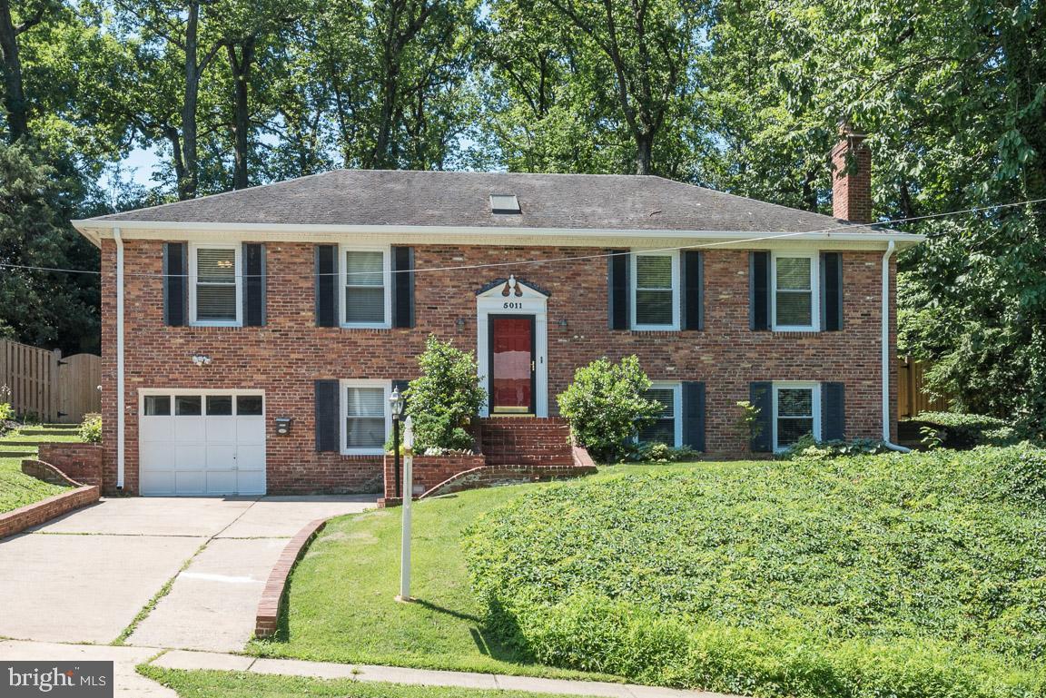 5011 Larno Drive - Photo 1