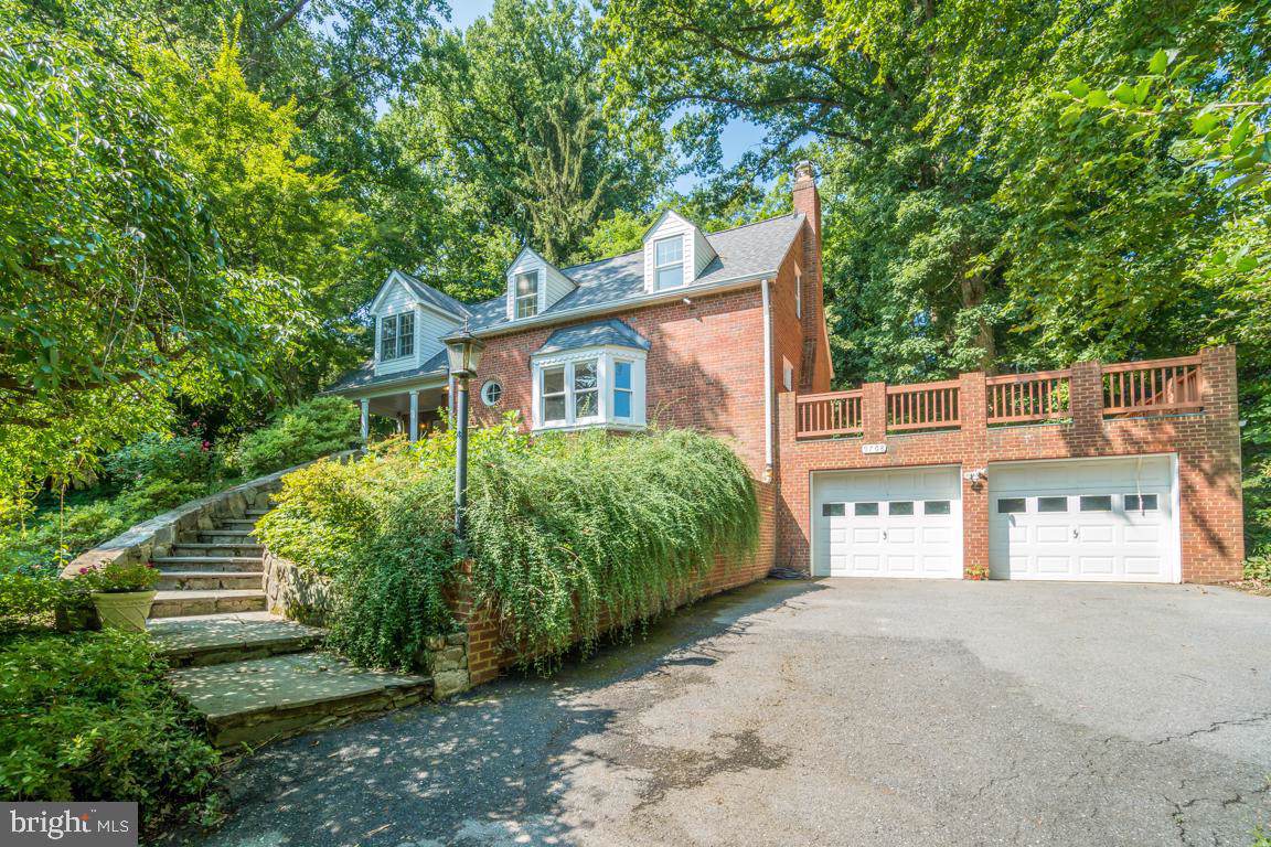 9708 Kensington Parkway - Photo 1