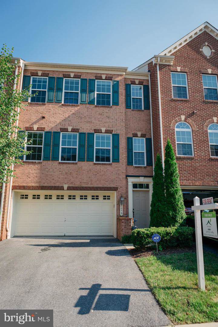2073 Crescent Moon Court - Photo 1