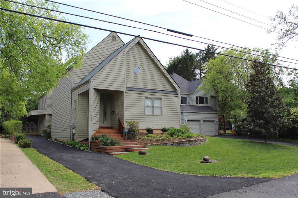 1431 Cedar Avenue - Photo 1