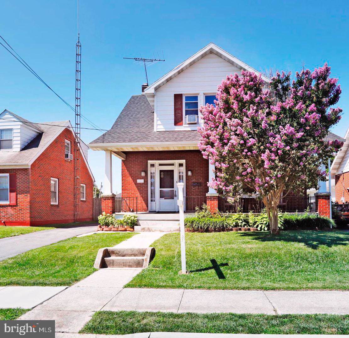 1005 Salem Avenue - Photo 1