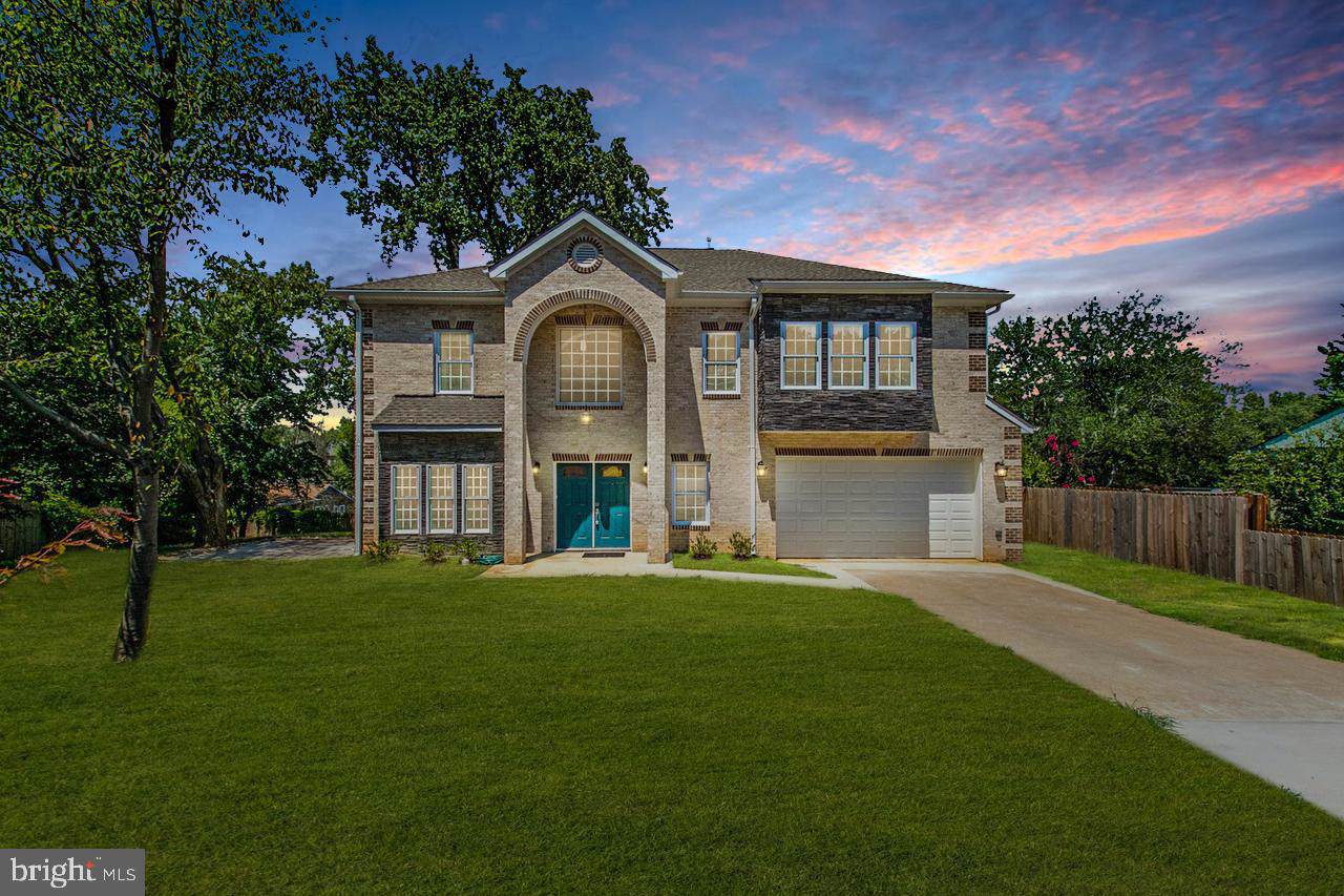 5542 Janelle Street - Photo 1
