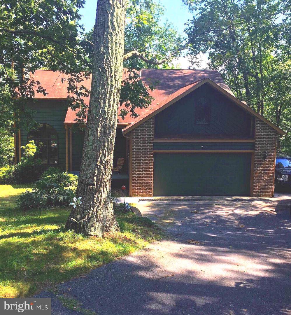 211 Fairway Circle - Photo 1