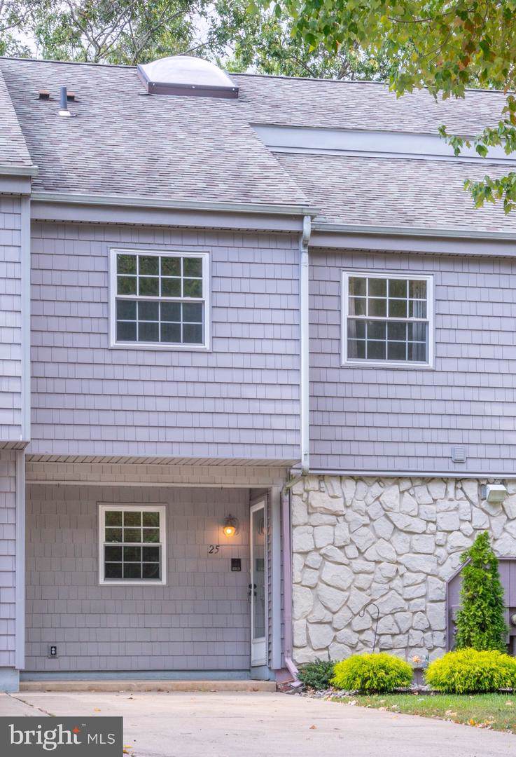 25 Harbor Drive - Photo 1