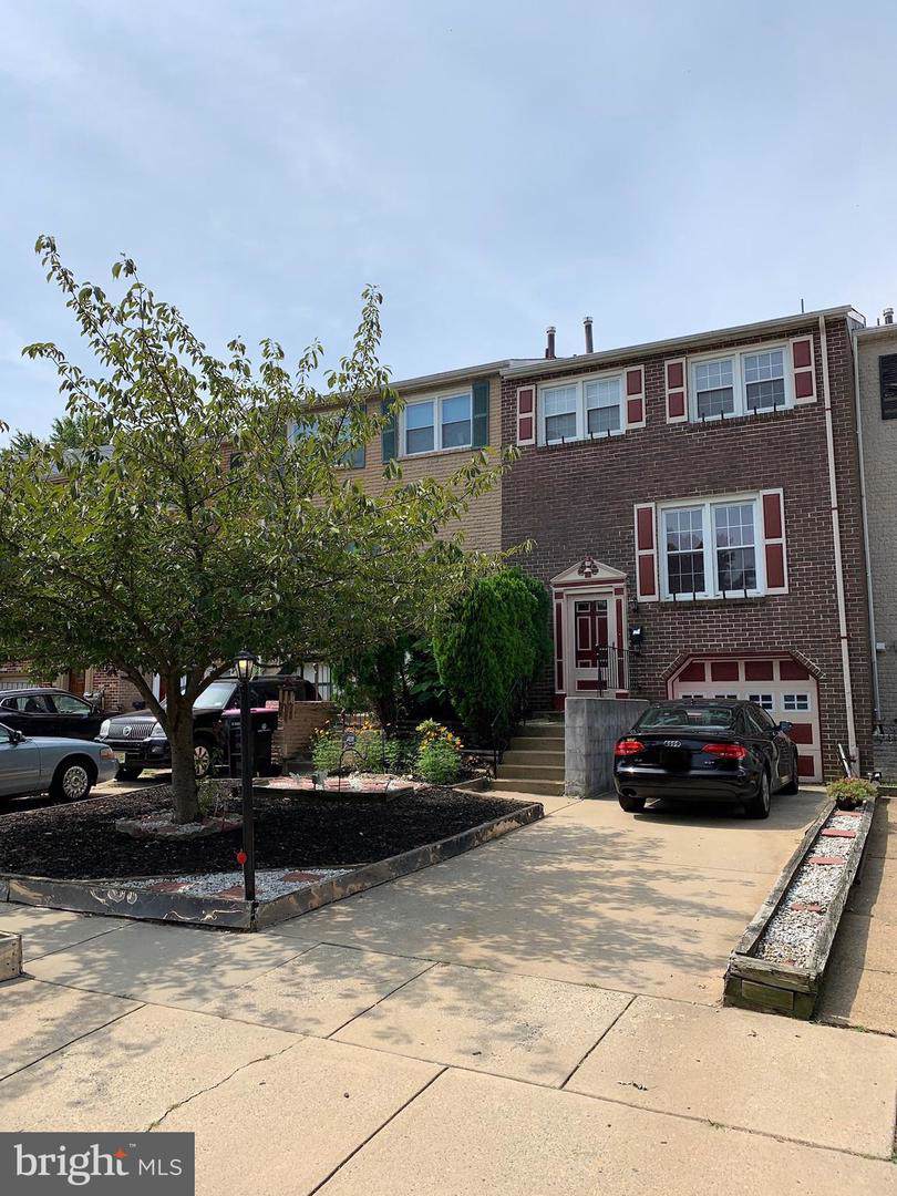 138 Collins Court - Photo 1