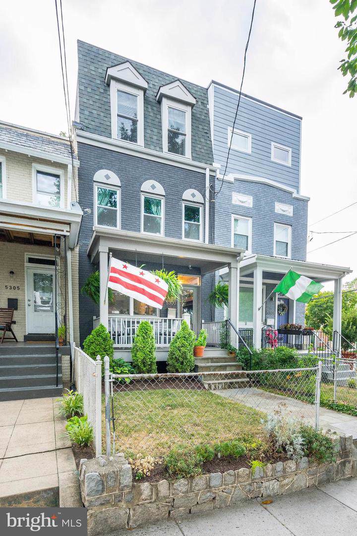 5303 5TH Street - Photo 1