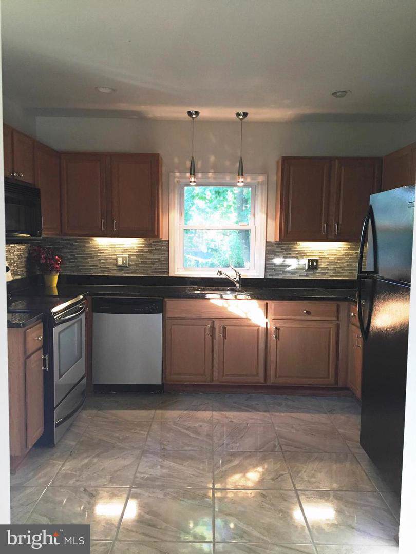 615 71ST Avenue - Photo 1