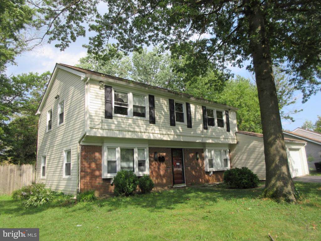 4 East Court - Photo 1