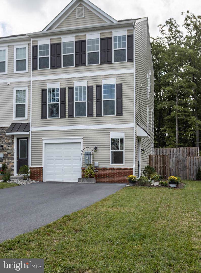 120 Solara Drive - Photo 1
