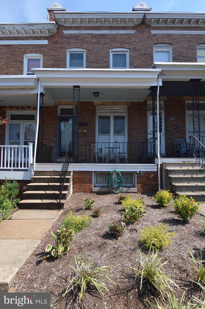 4319 Falls Road - Photo 1