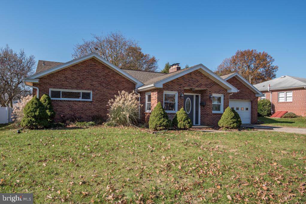 303 Stuart Place - Photo 1