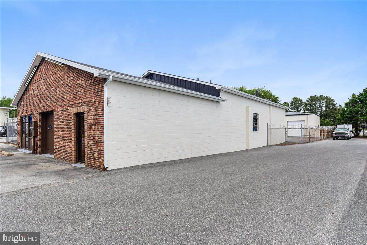 123 Columbia Drive - Photo 1