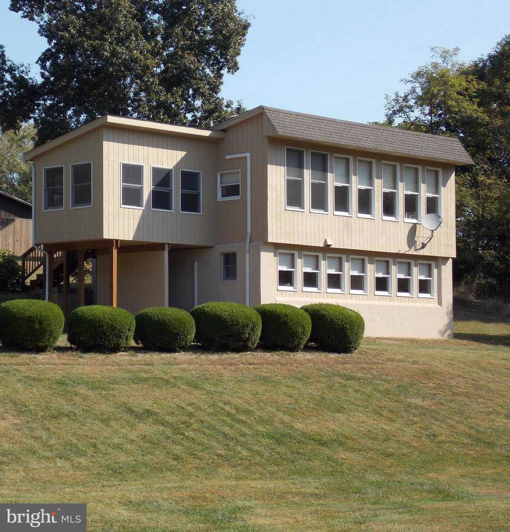 616 Carter Avenue - Photo 1