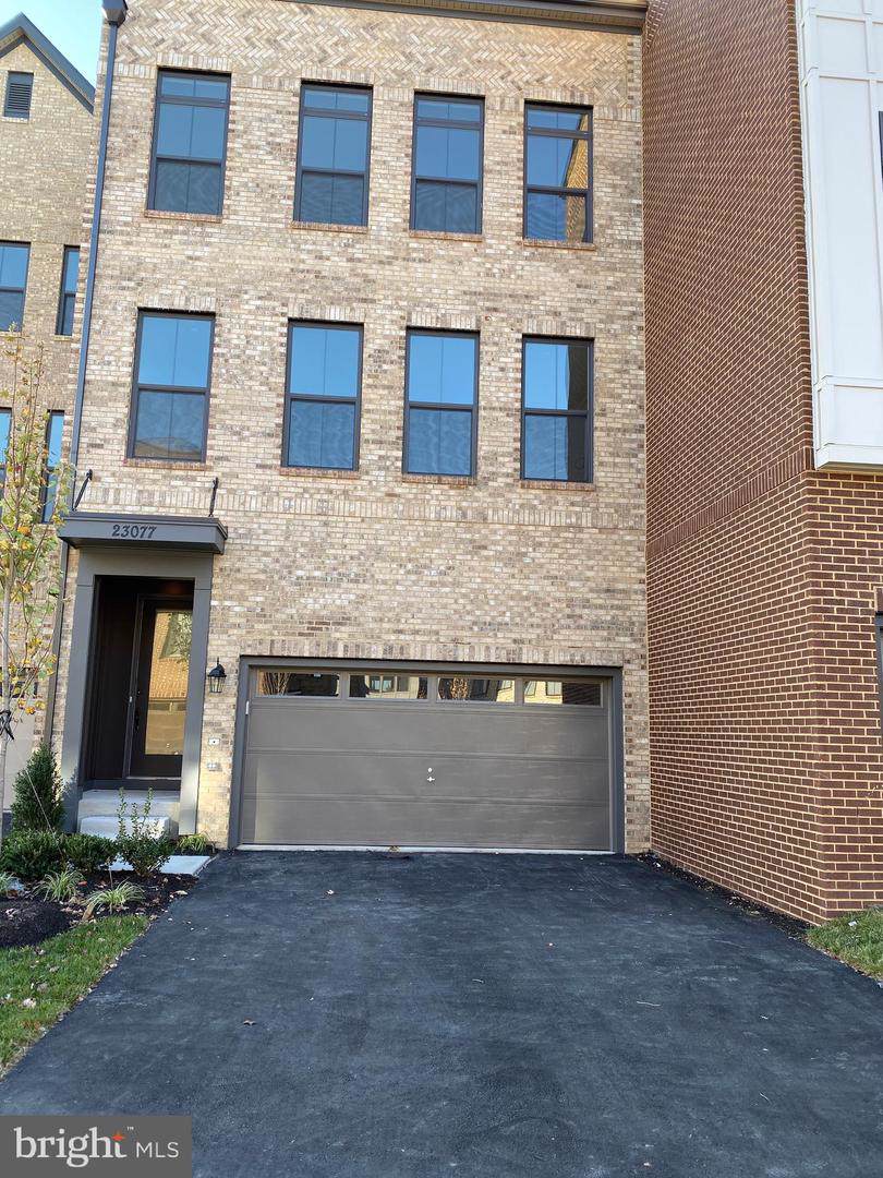 23077 Sullivans Cove Square - Photo 1