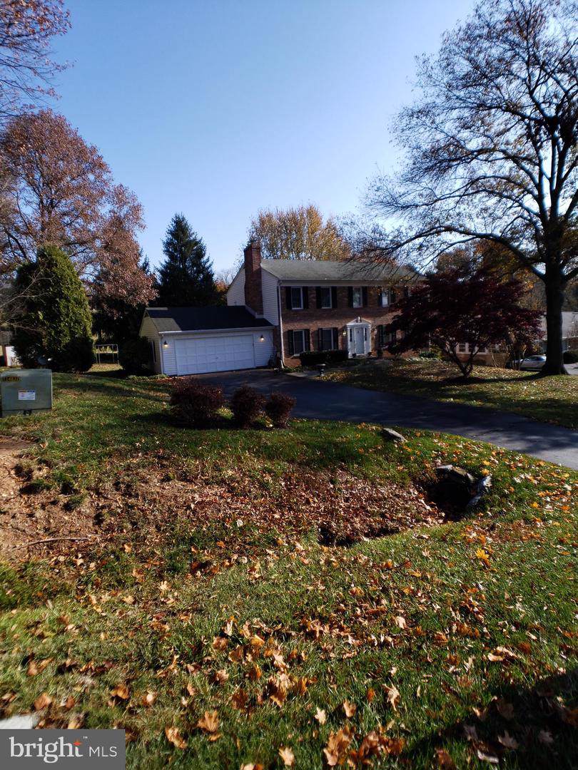 10821 Bellehaven Boulevard - Photo 1
