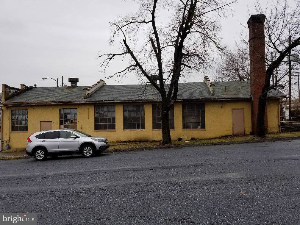 833 Front Street - Photo 1