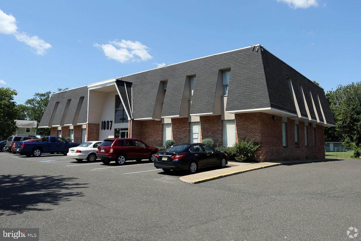 1007 Mantua Pike - Photo 1