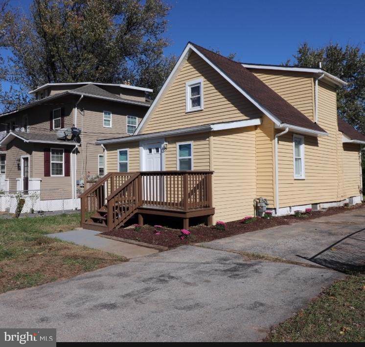 105 Minquadale Boulevard - Photo 1