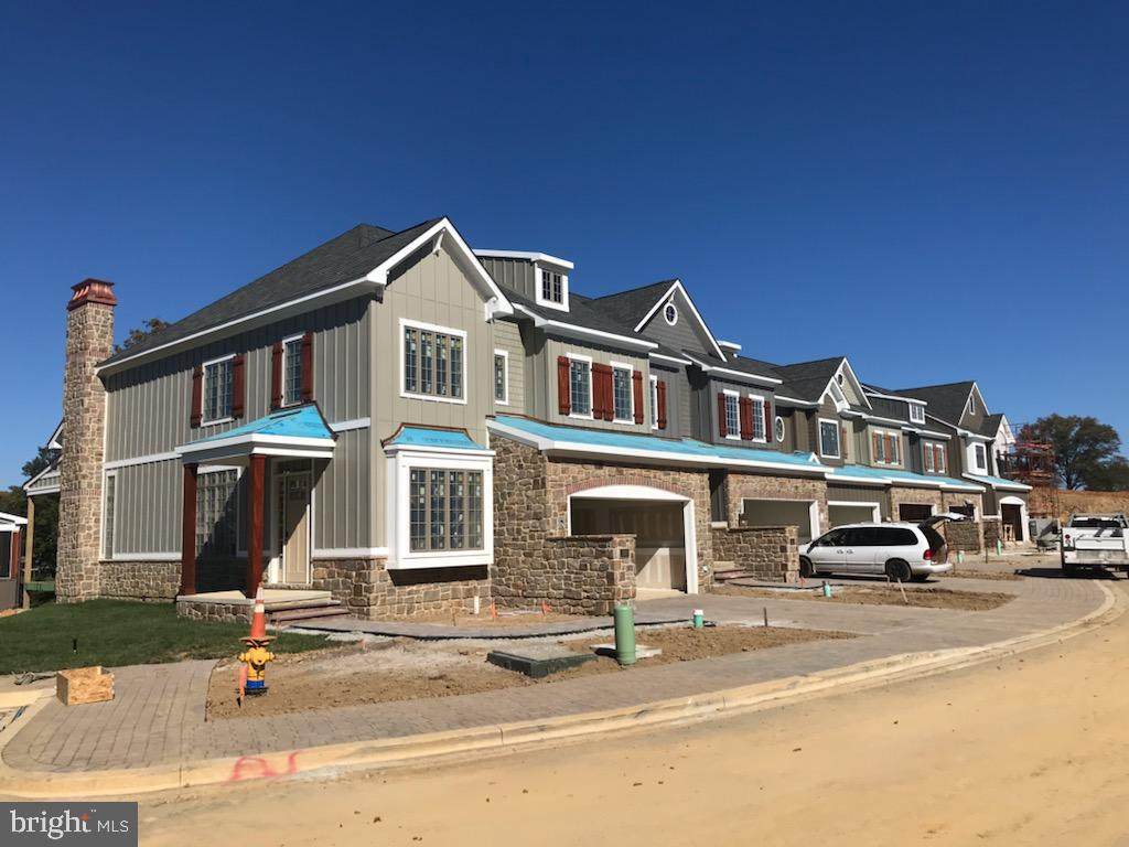 1229 Coulee Way - Photo 1