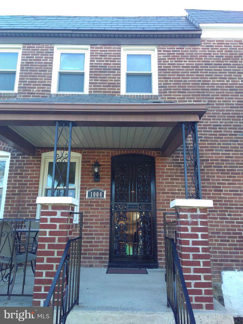 1004 Lyndhurst Street - Photo 1