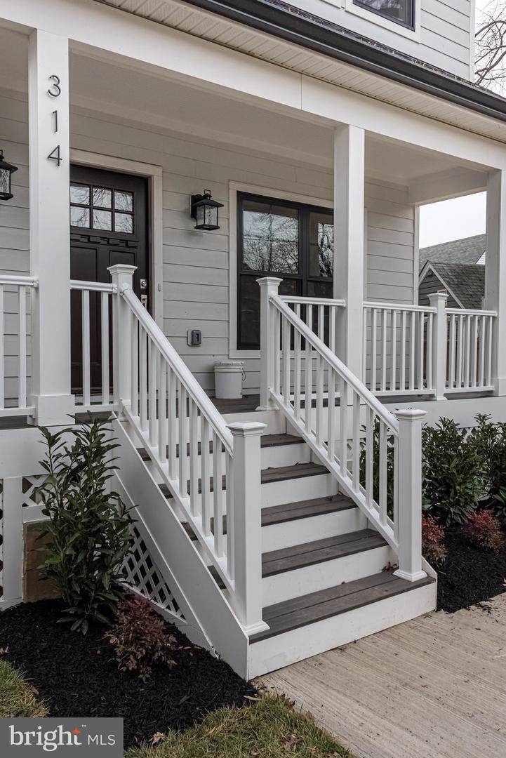 314 Barton Street - Photo 1