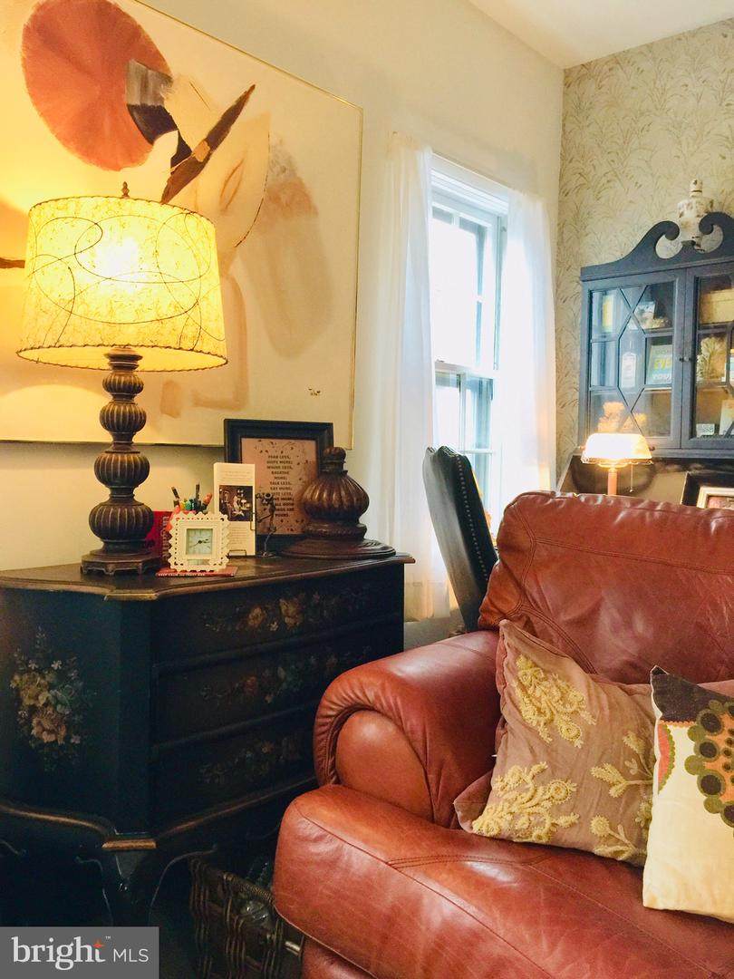 116 Piccadilly Street - Photo 1
