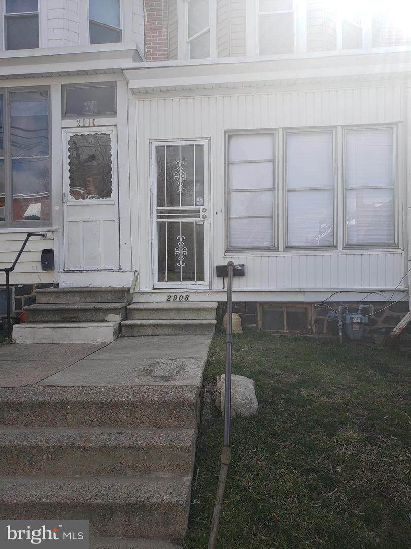 2908 Washington Street - Photo 1