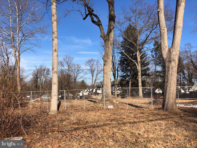627 Yale Avenue - Photo 1
