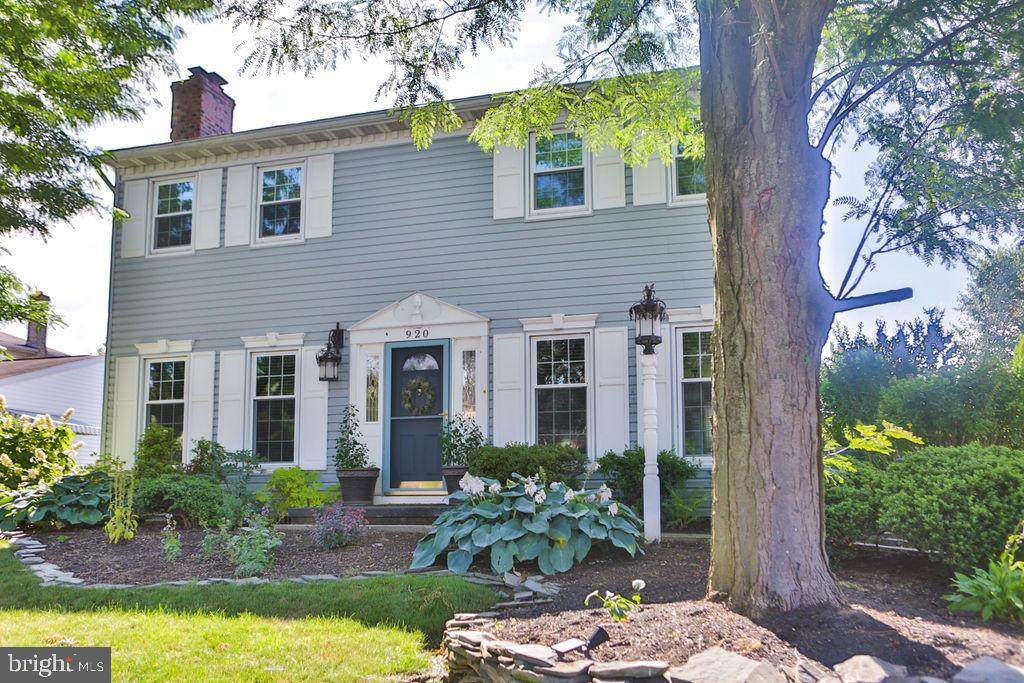 920 Cypress Street - Photo 1