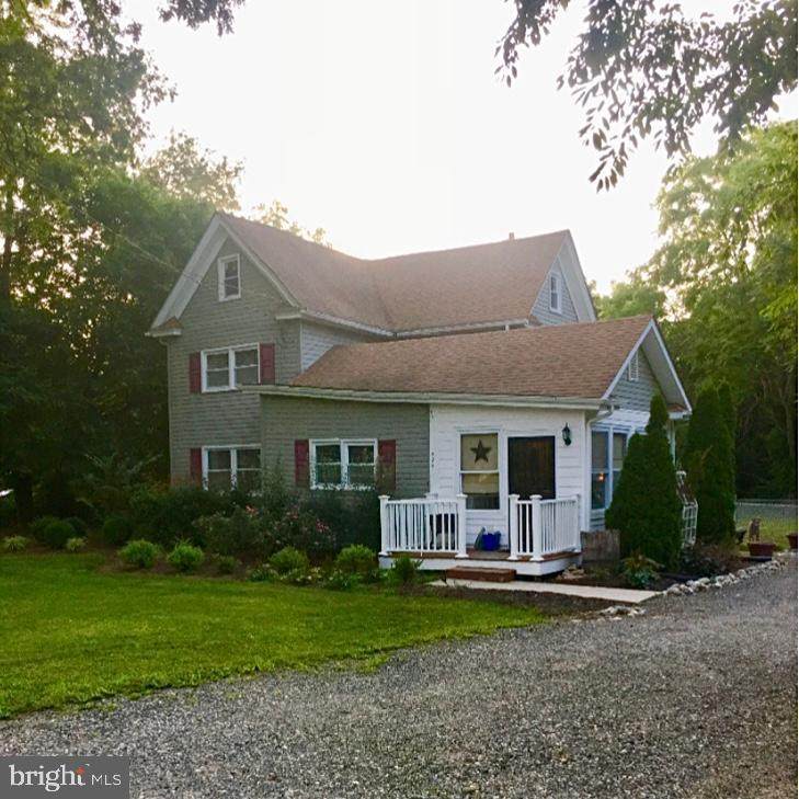 424 Salem Avenue - Photo 1
