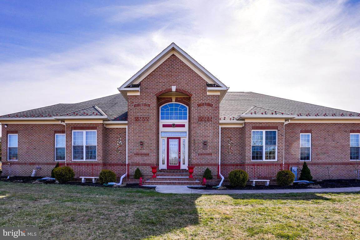 2890 Runnymede Drive - Photo 1