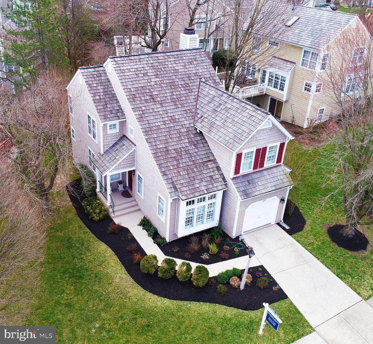 1265 Lamplighter Way - Photo 1
