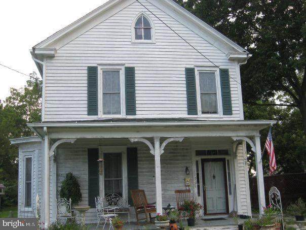 704 Glasgow Street - Photo 1