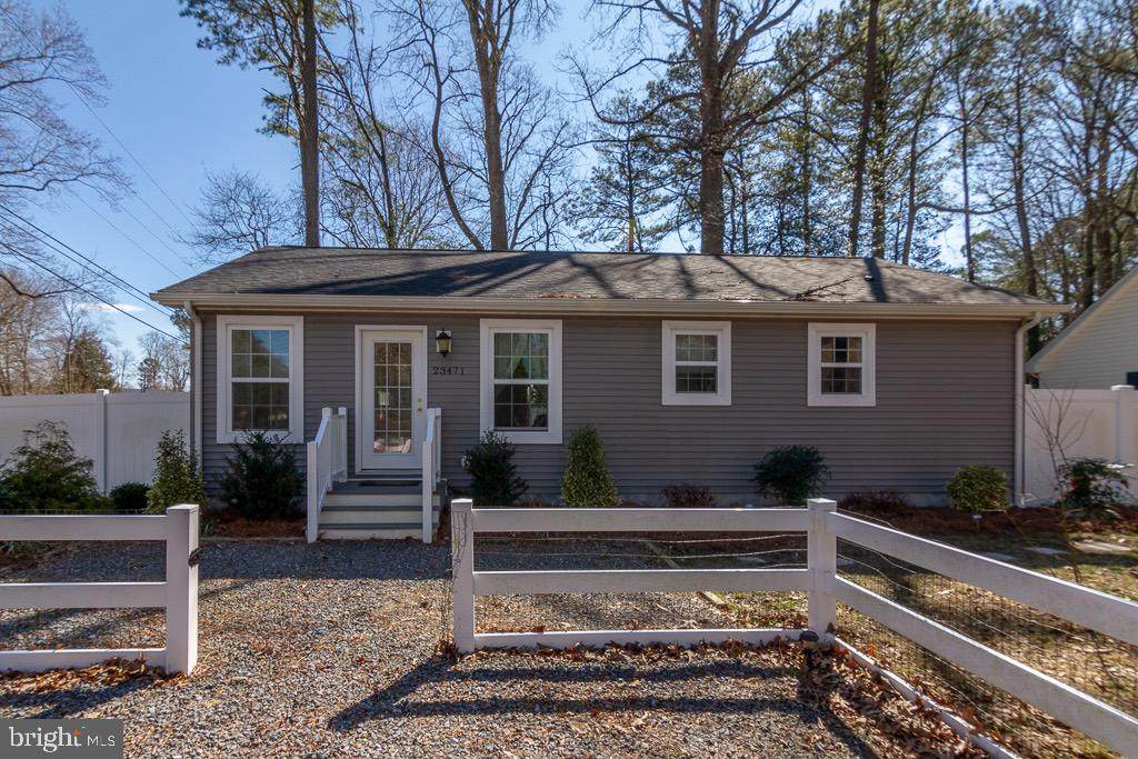 23471 Oak St W - Photo 1