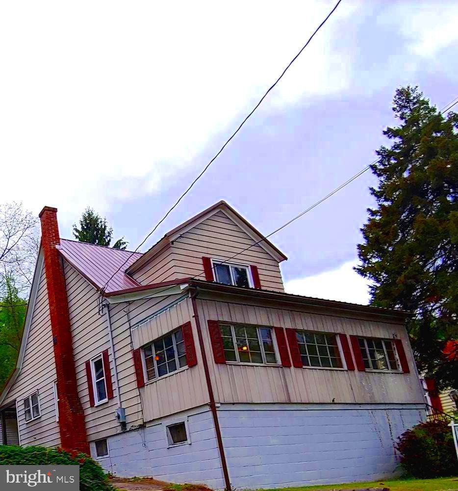 260 Wood Street - Photo 1