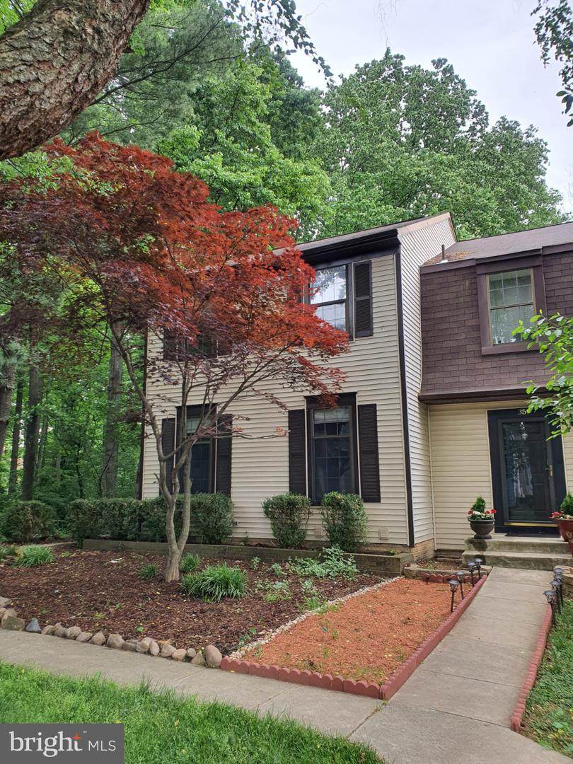 33 Berkeley Court - Photo 1