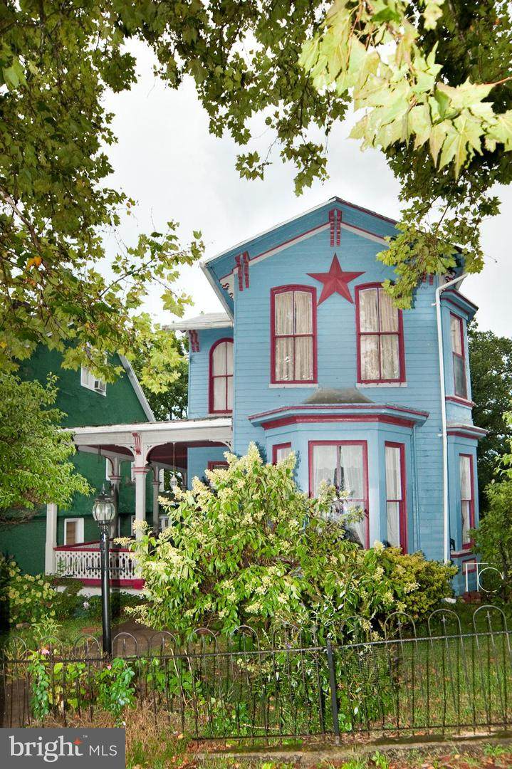 506 Washington Street - Photo 1