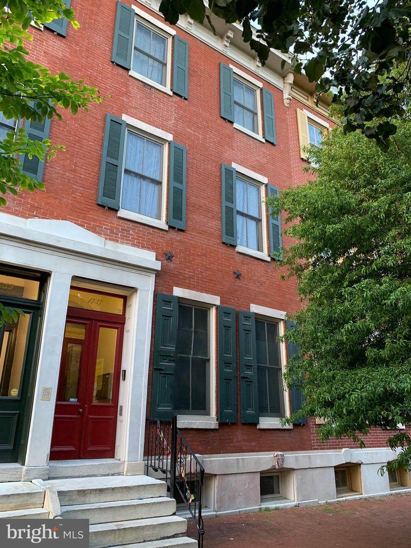 1737 Wallace Street - Photo 1