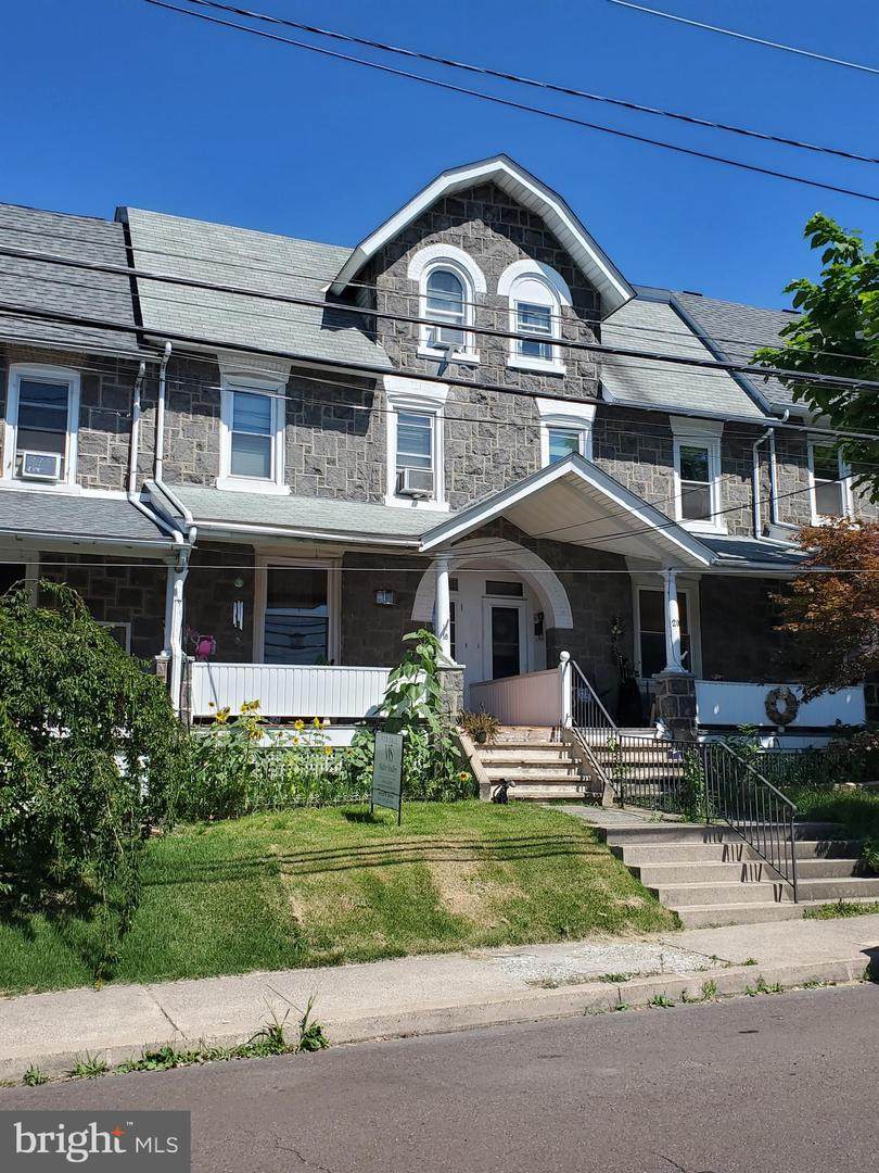 18 9TH Street - Photo 1