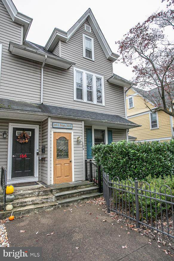164 Green Street - Photo 1