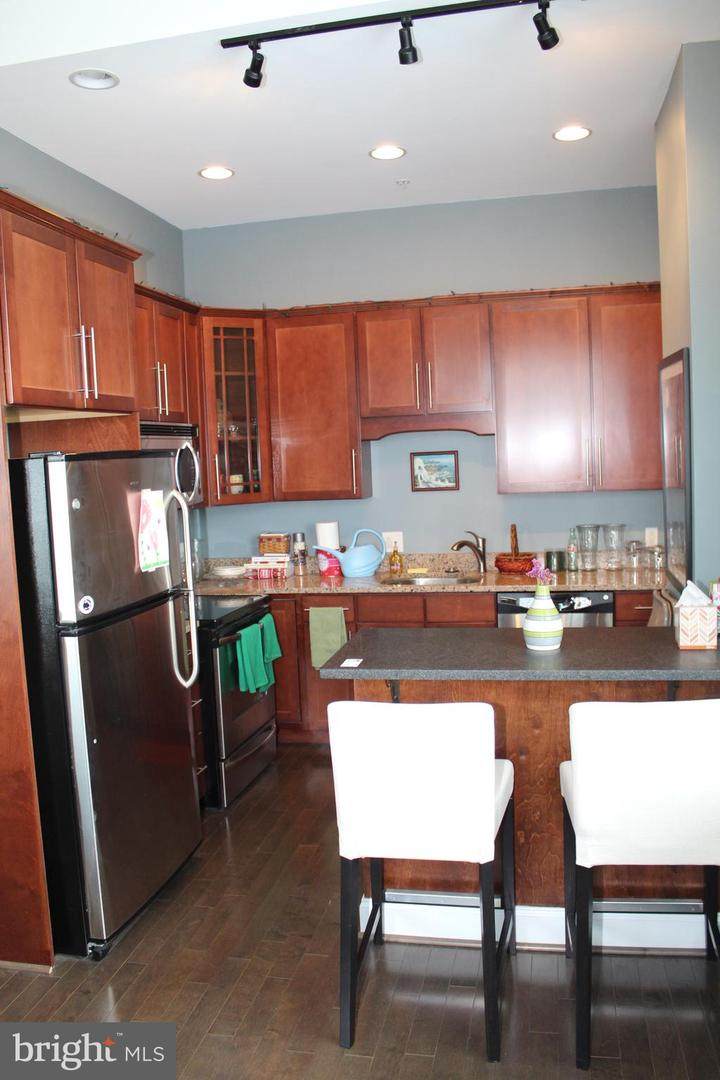 207 Rector Street - Photo 1