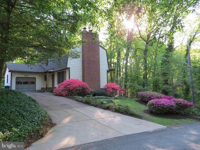1011 Shore End Drive - Photo 1