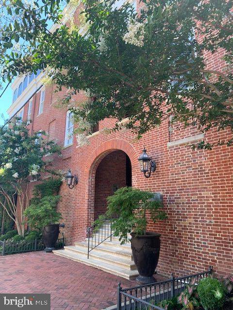 200 Fairfax Street - Photo 1