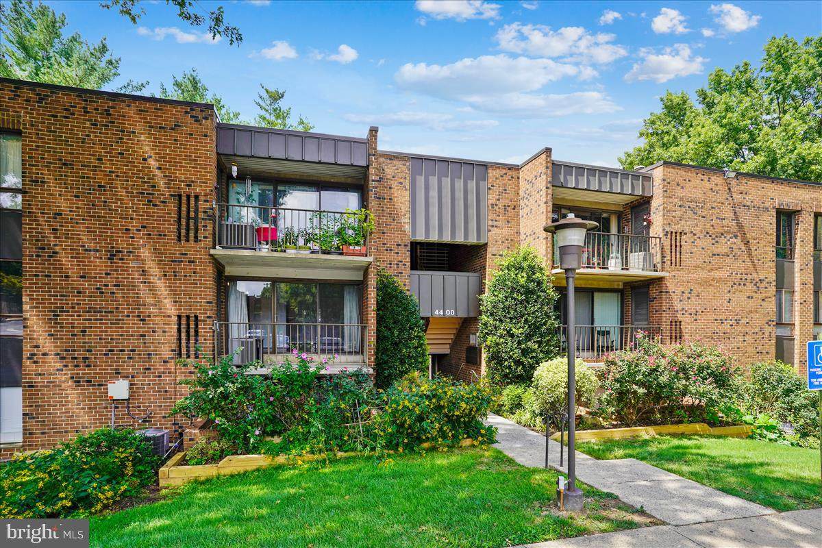 4400 Island Place - Photo 1