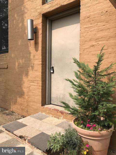 3132 Thompson Street - Photo 1