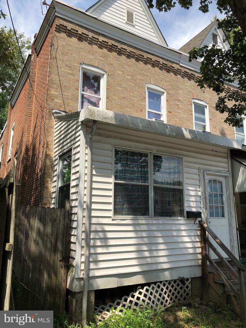 132 18TH Street - Photo 1