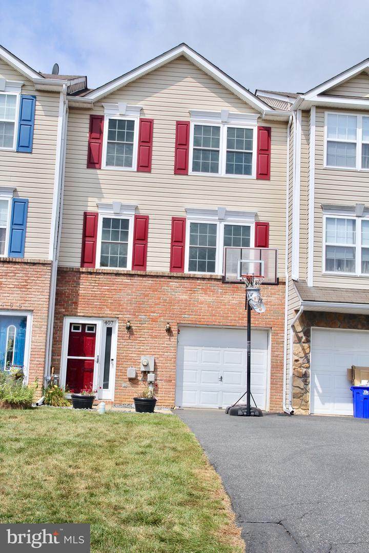 407 Dogwood Street - Photo 1