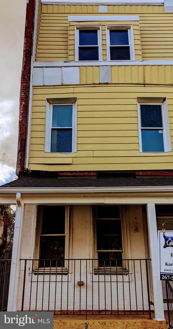 808 38TH Street - Photo 1