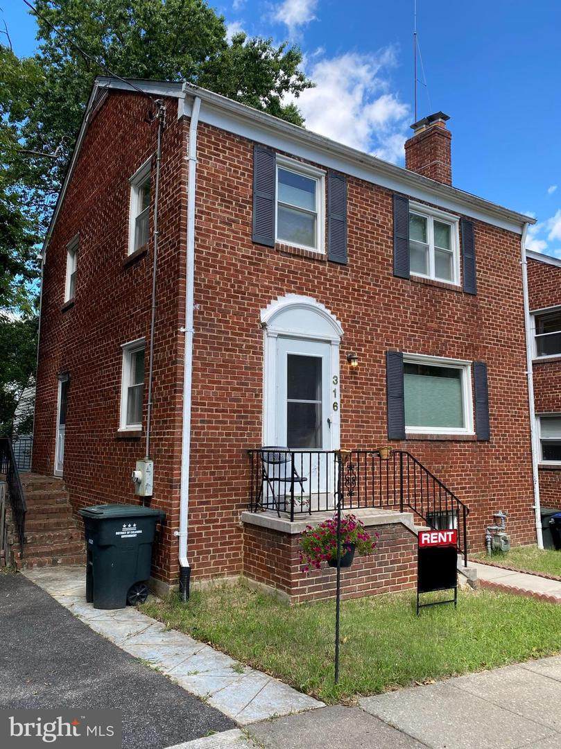 316 Quintana Place - Photo 1