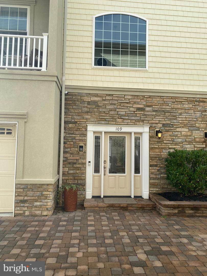 109 Spencer Avenue - Photo 1